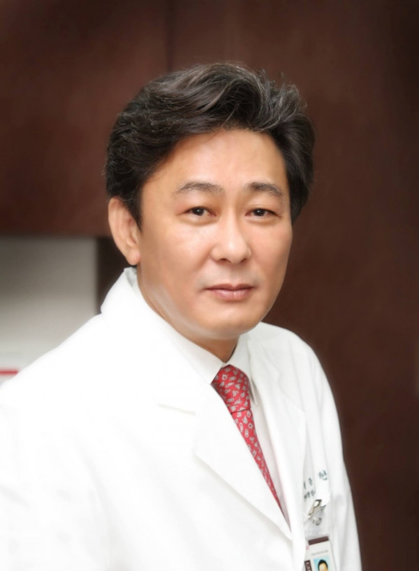 김현수 한의협 명예회장.jpg